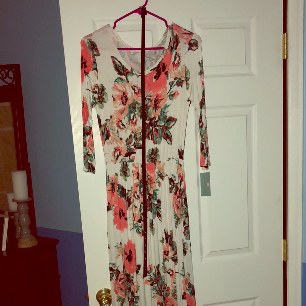 Klassy girl boutique dress size M NWT